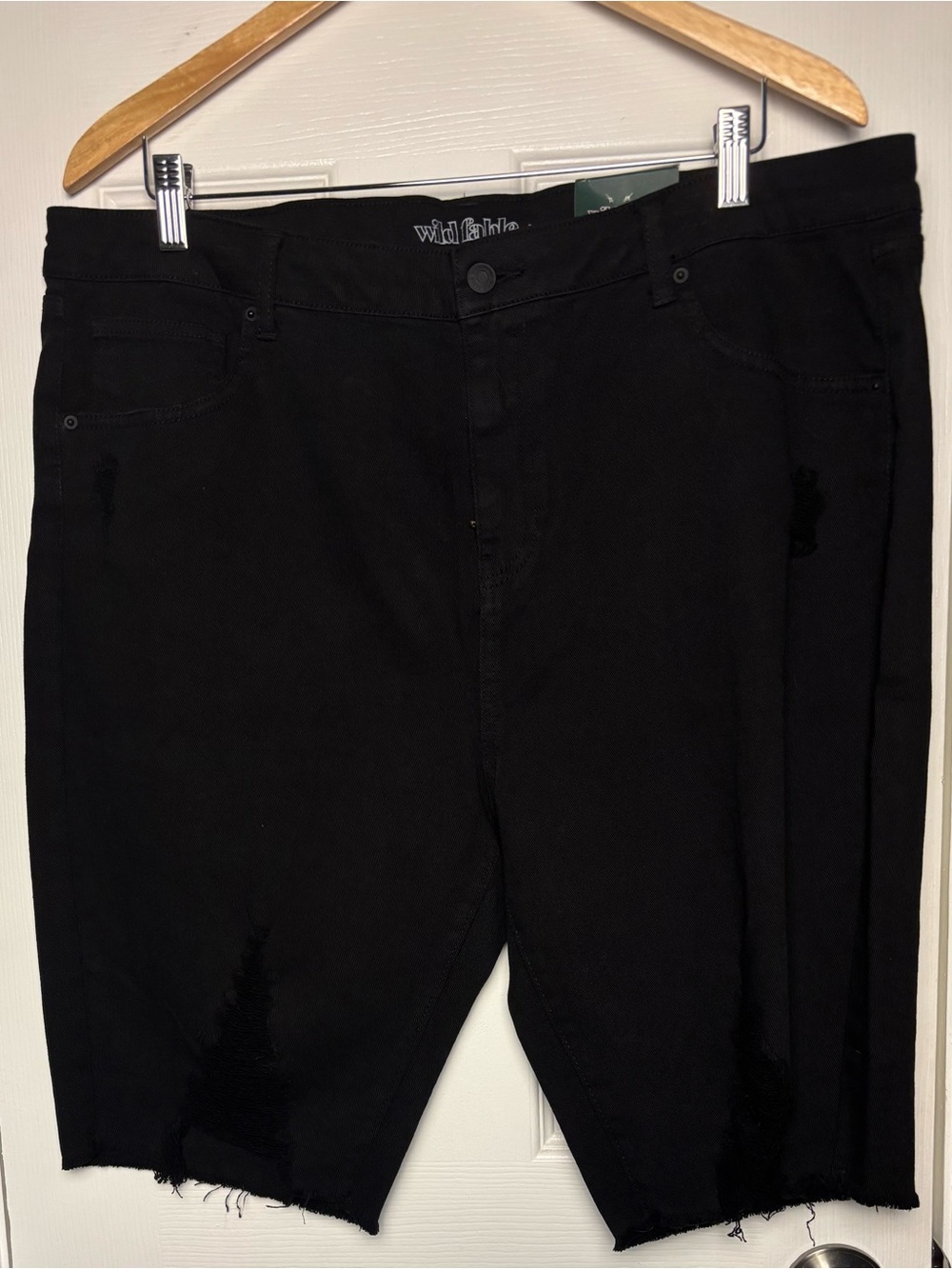 Black Distressed Boyfriend Bermuda Jeans NWT 18